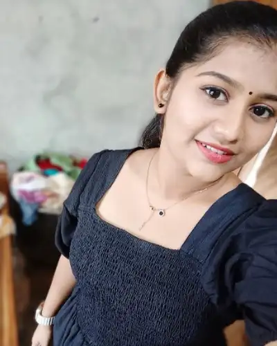 Esha Khan